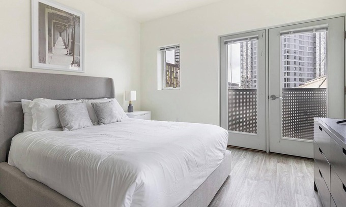 Pearl District Apartment | Landing at Pearl Studios - Studio in Northwest .
