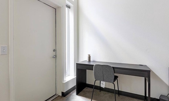 Pearl District Apartment | Landing at Pearl Studios - Studio in Northwest Portland