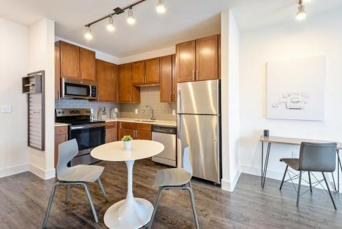 Richmond Apartment | Landing at Residences at River Park West - 1 Bedroom in Riverpark West