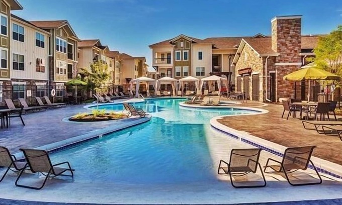 Fishers Apartment | Landing at Reveal on Cumberland - 2 Bedrooms in Downtown Fishers