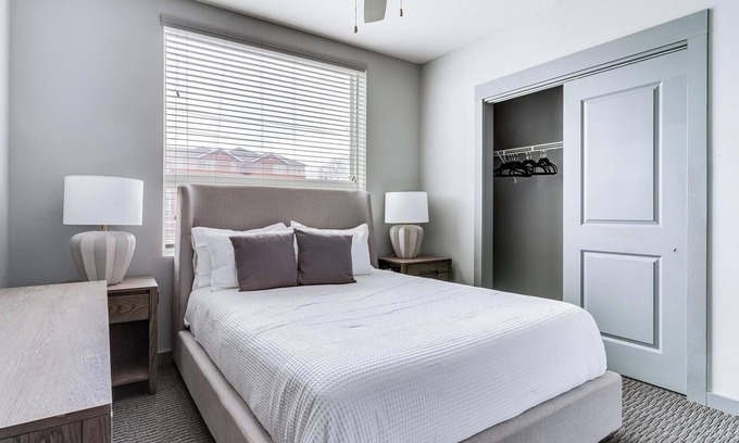 University District Apartment | Landing at The Nine @ Memphis - 4 Bedrooms in U.