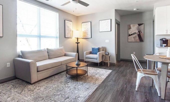 University District Apartment | Landing at The Nine @ Memphis - 4 Bedrooms in U.