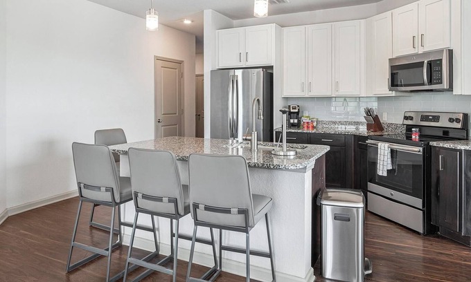 Fort Myers Apartment | Landing at Vantage - 2 Bedrooms in Hancock