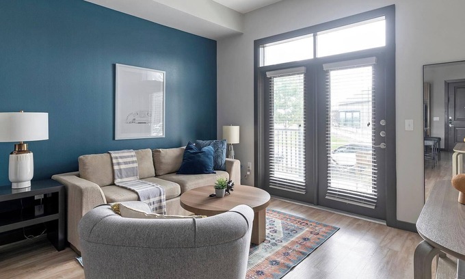 Buda Apartment | Landing | Beautiful 1BD in Brooks Crossing
