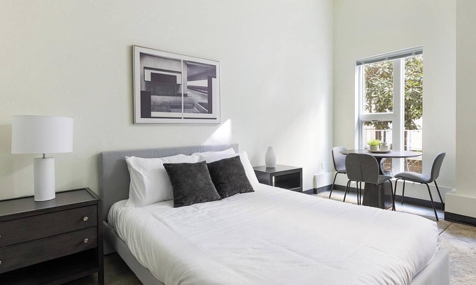 Alphabet Historic District Apartment | Landing | Beautiful Studio, Courtyard, Gym