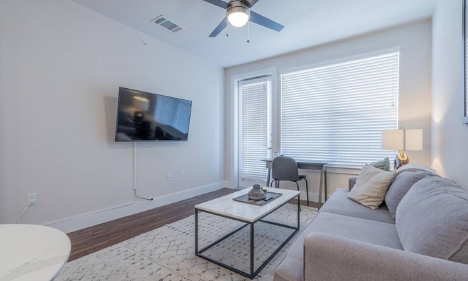 Wetmore Apartment | Landing | Chic 1BD, Clubhouse, Gym