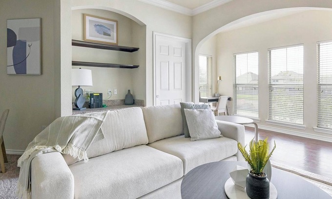 Riverpark West Apartment | Landing | Modern 1BD, Clubhouse, Pool