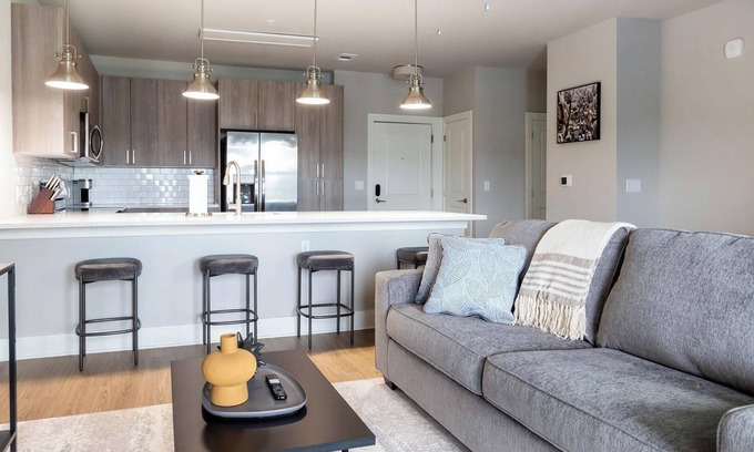 Fort Myers Apartment | Landing | Modern 1BD, Gym, Clubhouse