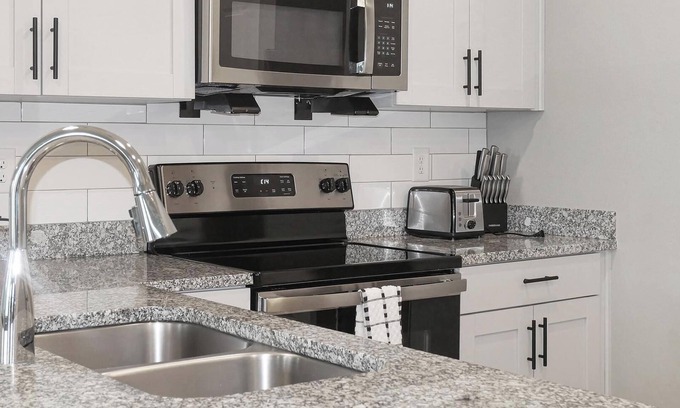 Fort Myers Apartment | Landing | Modern 2BD, Yoga Studio, Gym