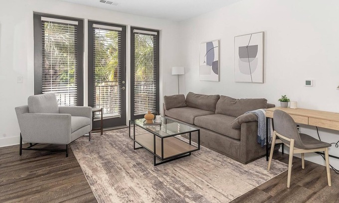 San Marco Apartment | Landing | Spectacular 2BD, Gym, Pool