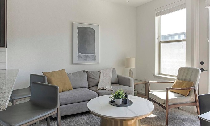 Dallas Apartment | Landing | Spectacular 1BD, Clubhouse, Yoga Studio