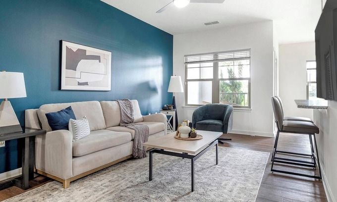 Tropic Apartment | Landing | Stunning 2BD, Pool, Courtyard