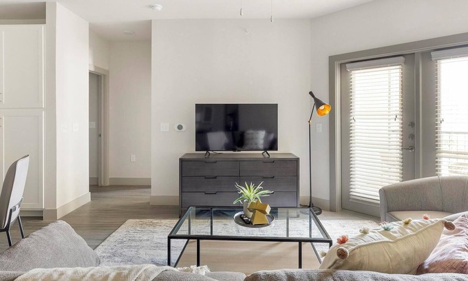 South Arlington Apartment | Landing | Stylish 1BD, Pool, Clubhouse