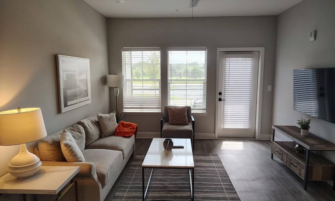 Newberry Apartment | Landing | Stylish 1BD, Gym, Pool