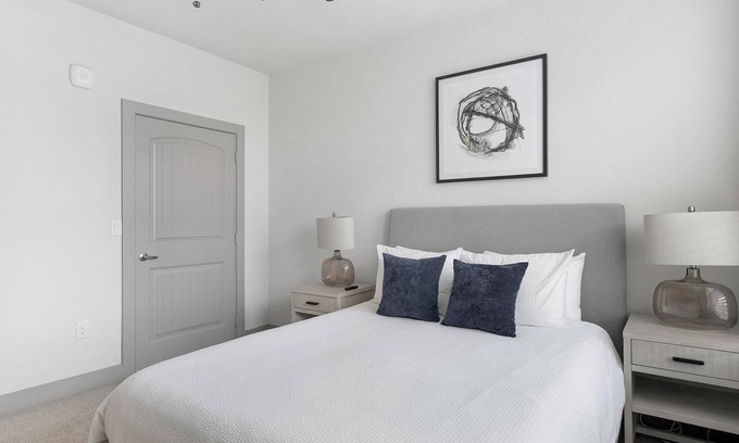 Manor Apartment | Landing | Stylish 1BD, Pool, Gym