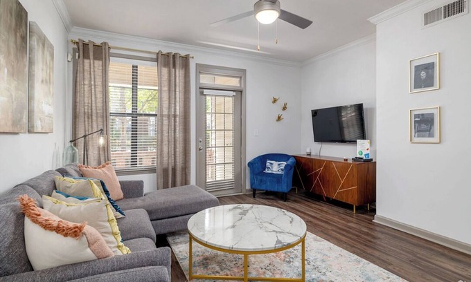 Piedmont Heights Apartment | Landing at Monroe Place - 1 Bedroom in Lenox Park