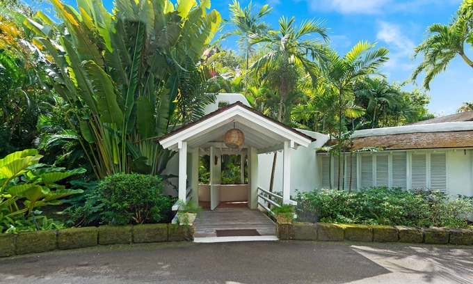 Sandy Lane Villa | Landmark House & Cottage | Beach Front - Located in Exquisite Saint James with Private Chef Services