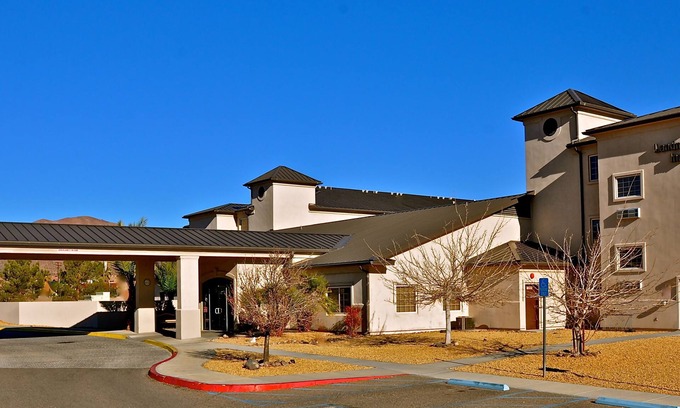 Fort Irwin Hotel | Landmark Inn Fort Irwin