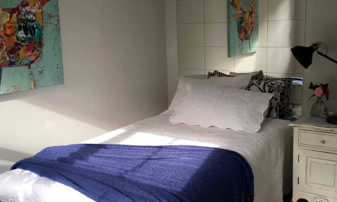 Lane Cove Apartment | Lane Cove " Garden Oasis " for a SOLO Female, free pkg, shops, max. 7 days