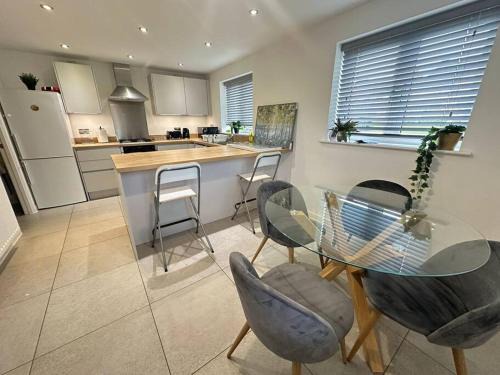 Long Hanborough Apartment | Langford House, 3bedroom, Netflix, Parking, WiFi