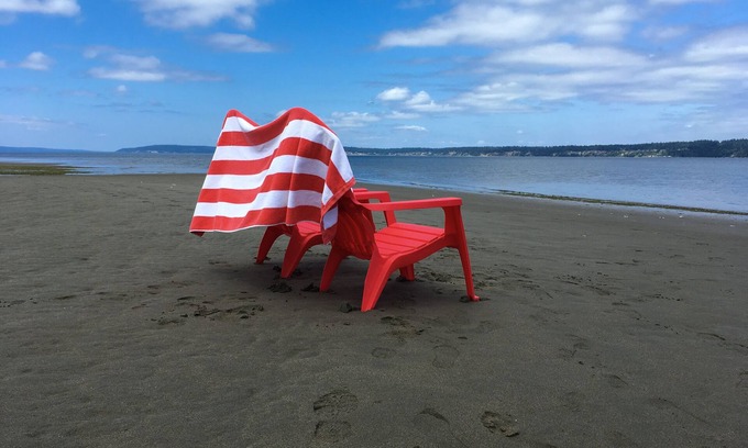 Langley House | Langley Beach House - 5 bedroom waterfront home in downtown Langley!