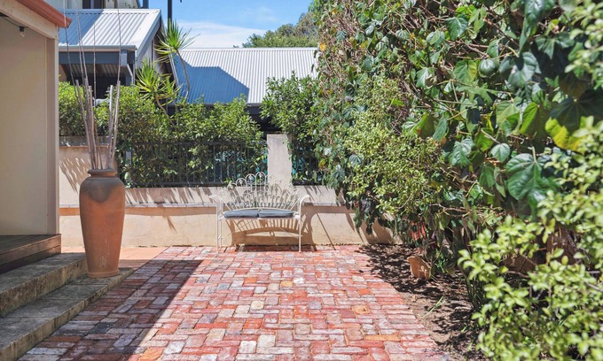 Jolimont Cottage | Lansdowne Park