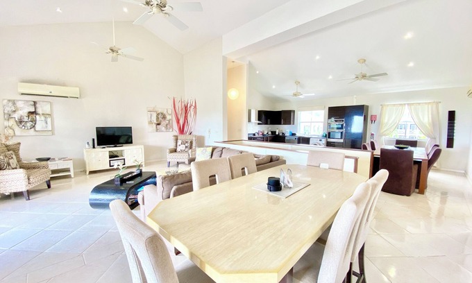 Merlin Bay Condo | Lantana 4, 4 Bedroom Steps From The Beach With Two Swimming Pools