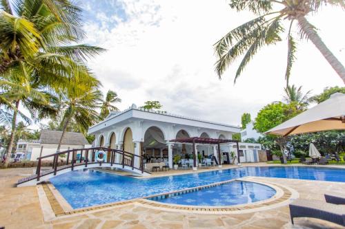 Galu Beach Apartment | Lantana Galu 3 bedroom Apartment