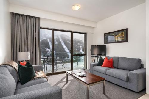 Thredbo Apartment | Lantern 23 - Balcony