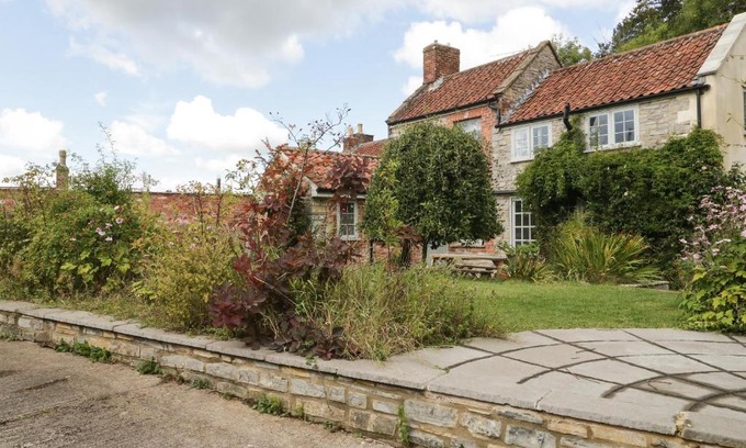 Glastonbury House | Lantern Cottage