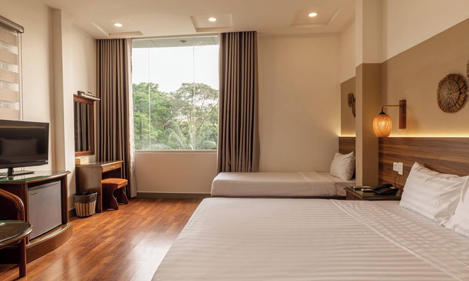 Ben Thanh Hotel | Lantern hotel