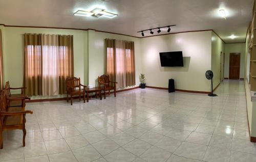 Laoag House | Laoag Spacious Guest House