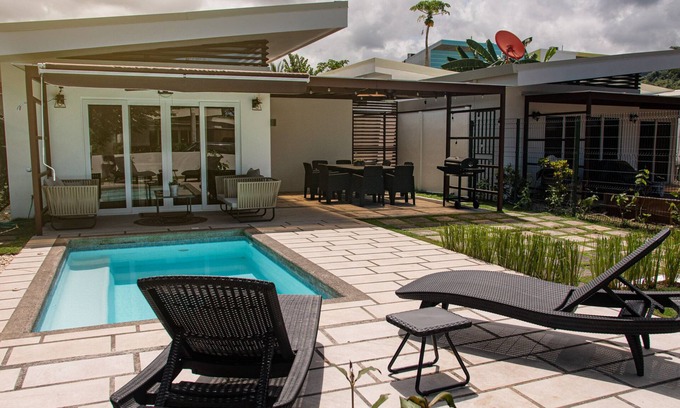 Barrio Ricos y Famosos House | Lapa Beach House * New House w/Private Pool