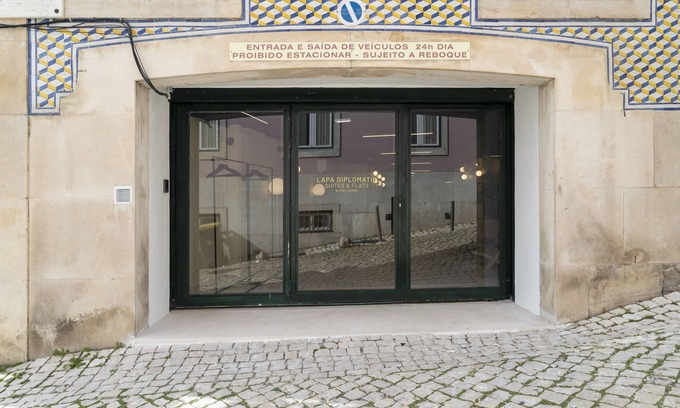 Santos Apartment | Lapa Diplomatic Flat 0 3 by Feel Lisboa