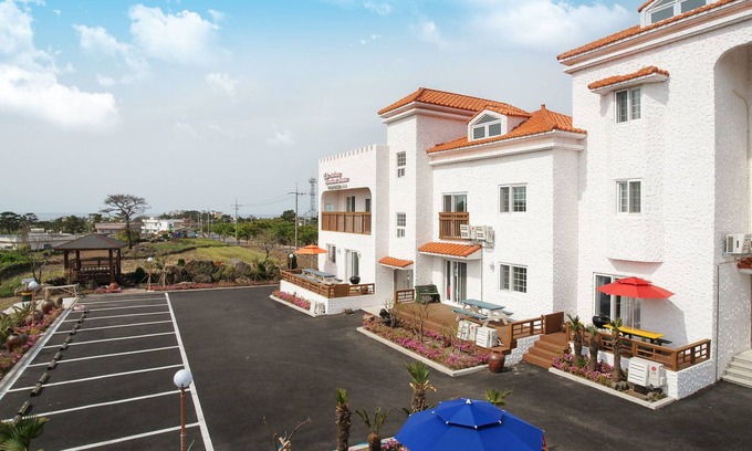Hallim House | Lapaloma Pension