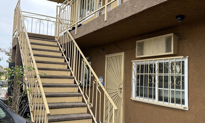Walnut Park Hotel | Lapsi Motel