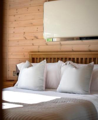 West Tanfield Ski Chalet | Lapwing Lodge Riverdale