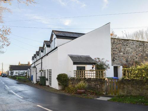 Dunstan House | Larch Cottage