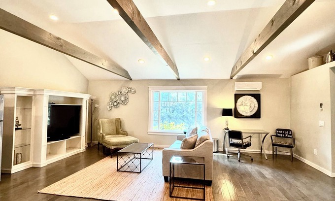 Saratoga Cottage | Large 1 Bdrm - Saratoga Cottage - convenient to Silicon Valley-Laundry, AC