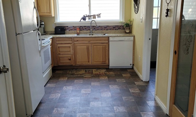 Twin Falls House | Large 1 bedroom Close to Perrine Bridge, shopping, resturants.