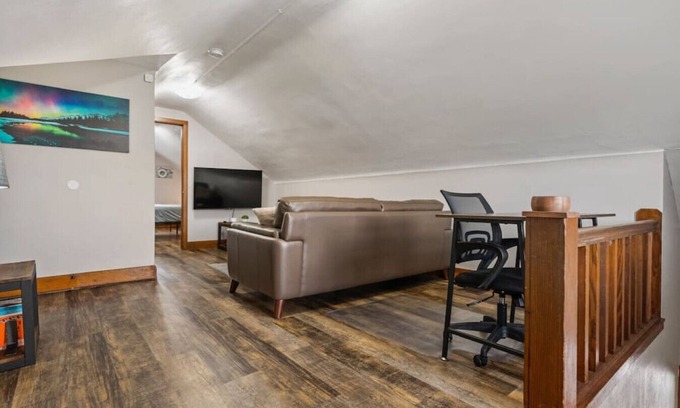 Canton Apartment | Large 1 Bedroom Loft Apartment