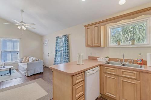 Springfield Apartment | Large 1 BR carriage house in historic SPR