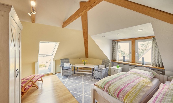 Cuxhaven Apartment | Large (100sqm) modern apartment with roof terrace