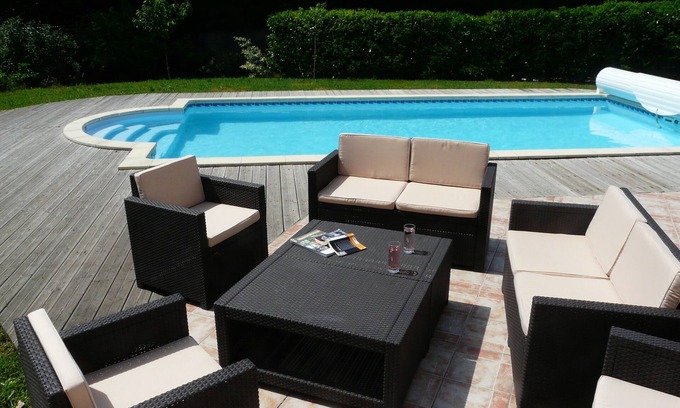 Saint-Aubin-de-Medoc House | Large 200 m² villa with garden, swimming pool and pergola.
