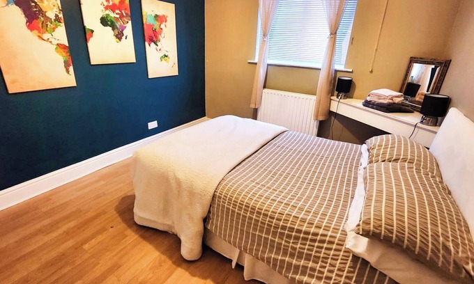 Seisdon House | Large 3 Bed Bungalow - Beautiful Refurb - Garden