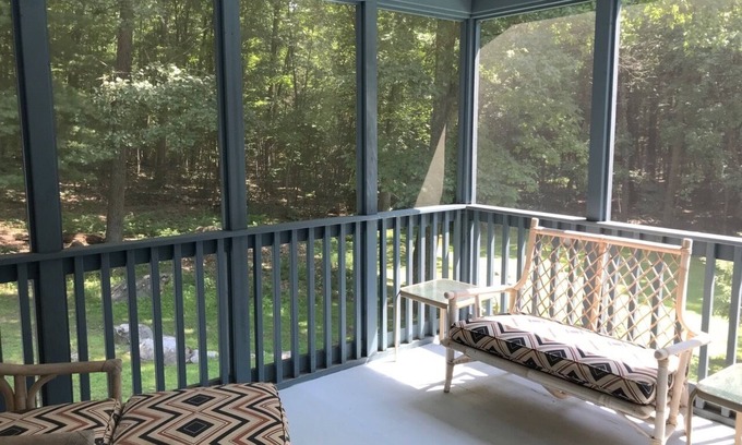 Glendale House | Large 3-bedroom house with WiFi and AC in Great Barrington