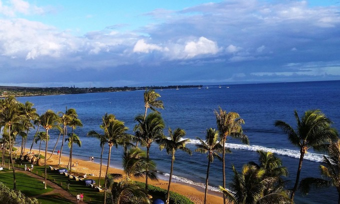Kaanapali Villa | Large 3 Bedroom Ocean Front Villa on 7th floor, Lahaina Tower