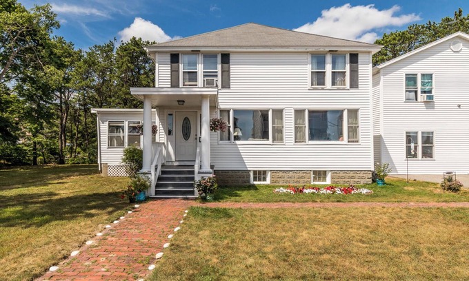 Ocean Park Cottage | Large, 4 Bedroom, oceanview home, directly across the street from the sandy Kinney Shores beach