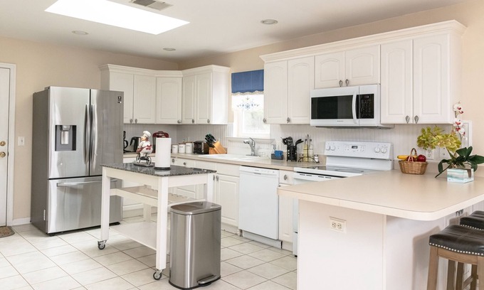 Bluffton House | Large 4 bedroom house. very private neighborhood