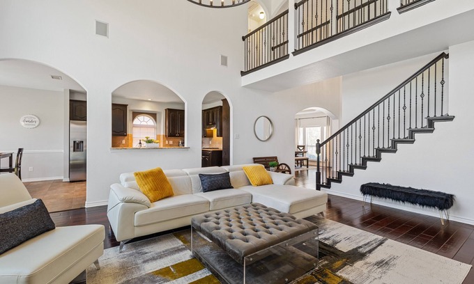 Tarrant County House | LARGE 5 BEDROOM FAMILY HOUSE W/GAME/MEDIA CENTRAL DFW 5 MIN TO LAKE AT&T